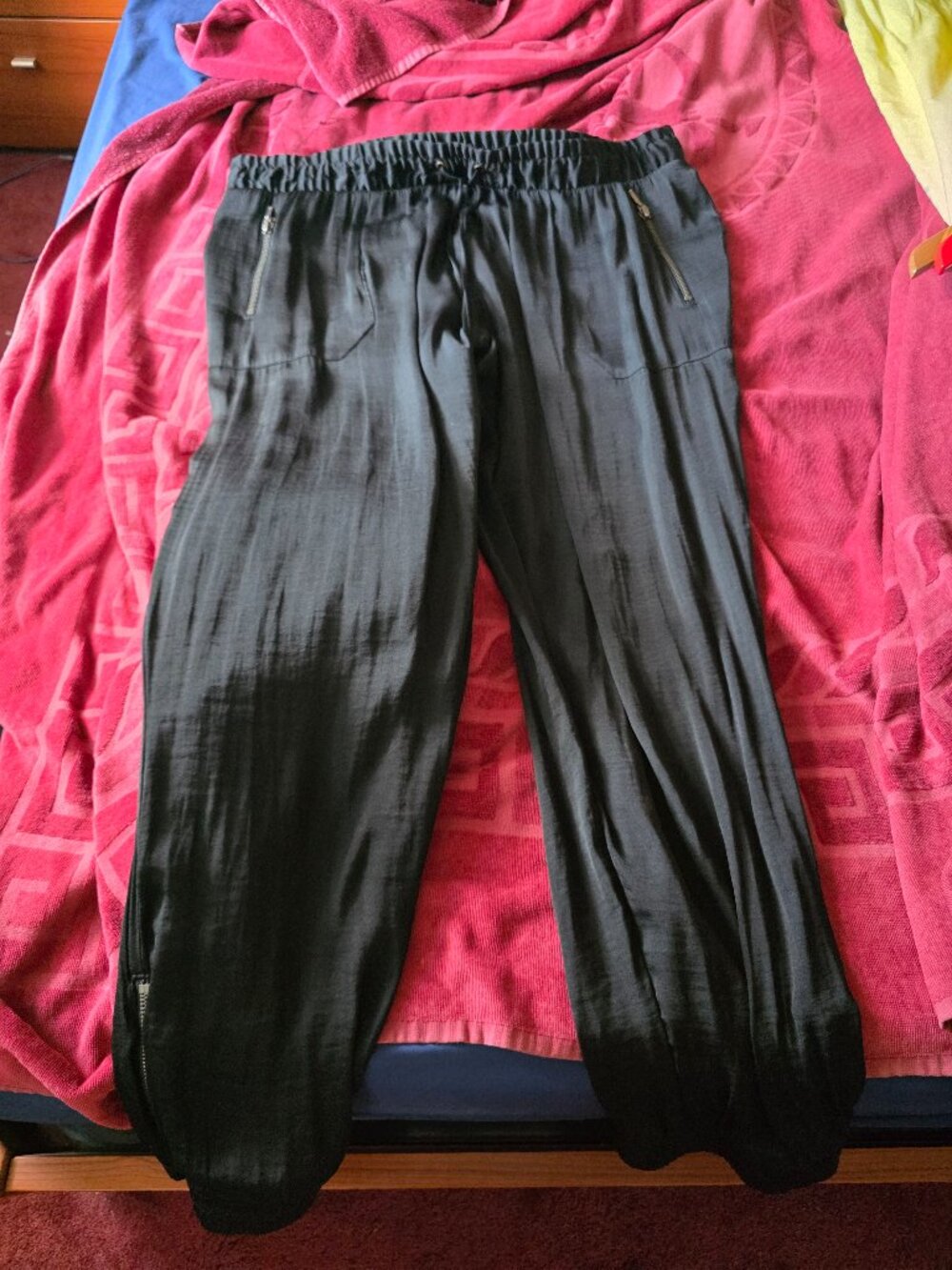 Women's Black Lightweight Jogger Pants | Elastic Waist | Zipper Pockets | Ankle